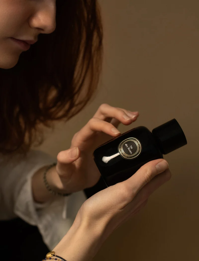 Né des roses - Flacon d'eau de parfum