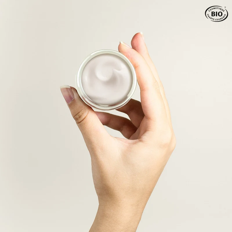 Crème légère au gel de lin et à l’huile de prune