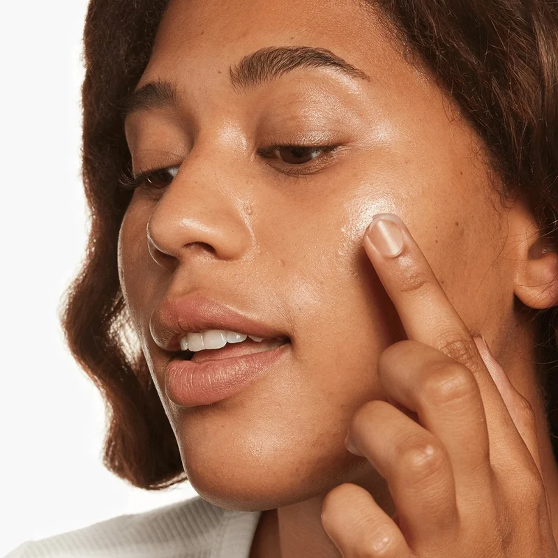 SOLDES-Hydratant à réapprovisionnement automatique 100H de Clinique Moisture Surge