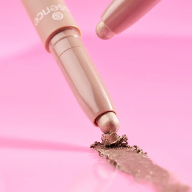 Essence Ombre à paupières en stick Blur Nude 06, 1,2 g