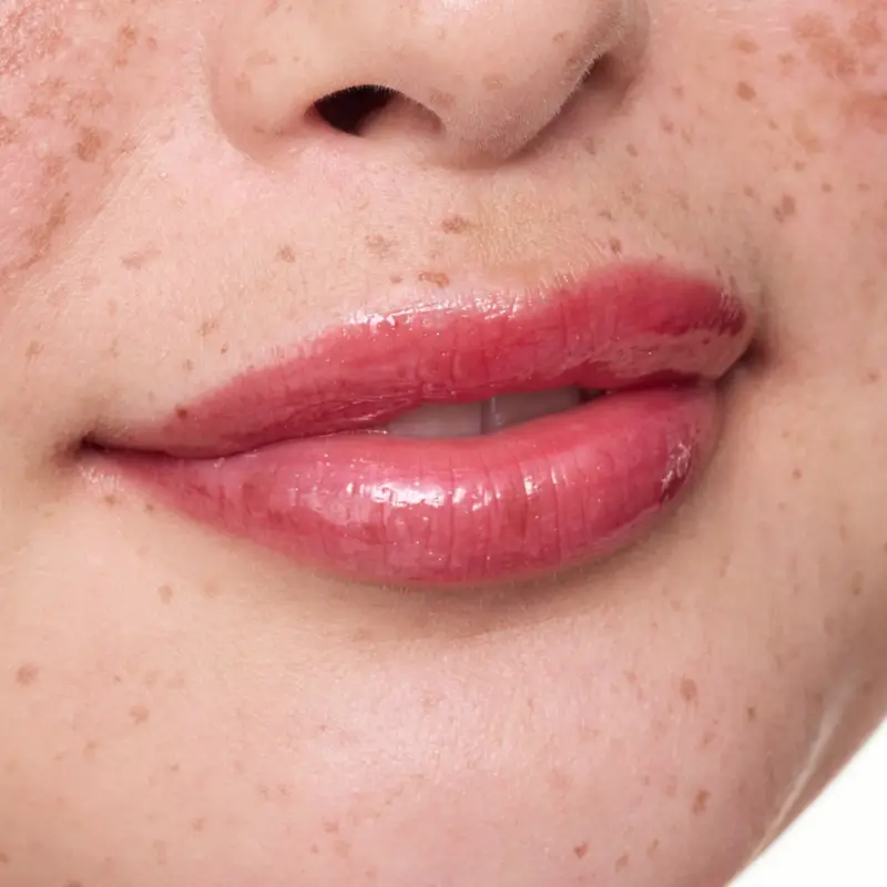 Essence Huile pour les lèvres Hydra Kiss 12, 4 ml